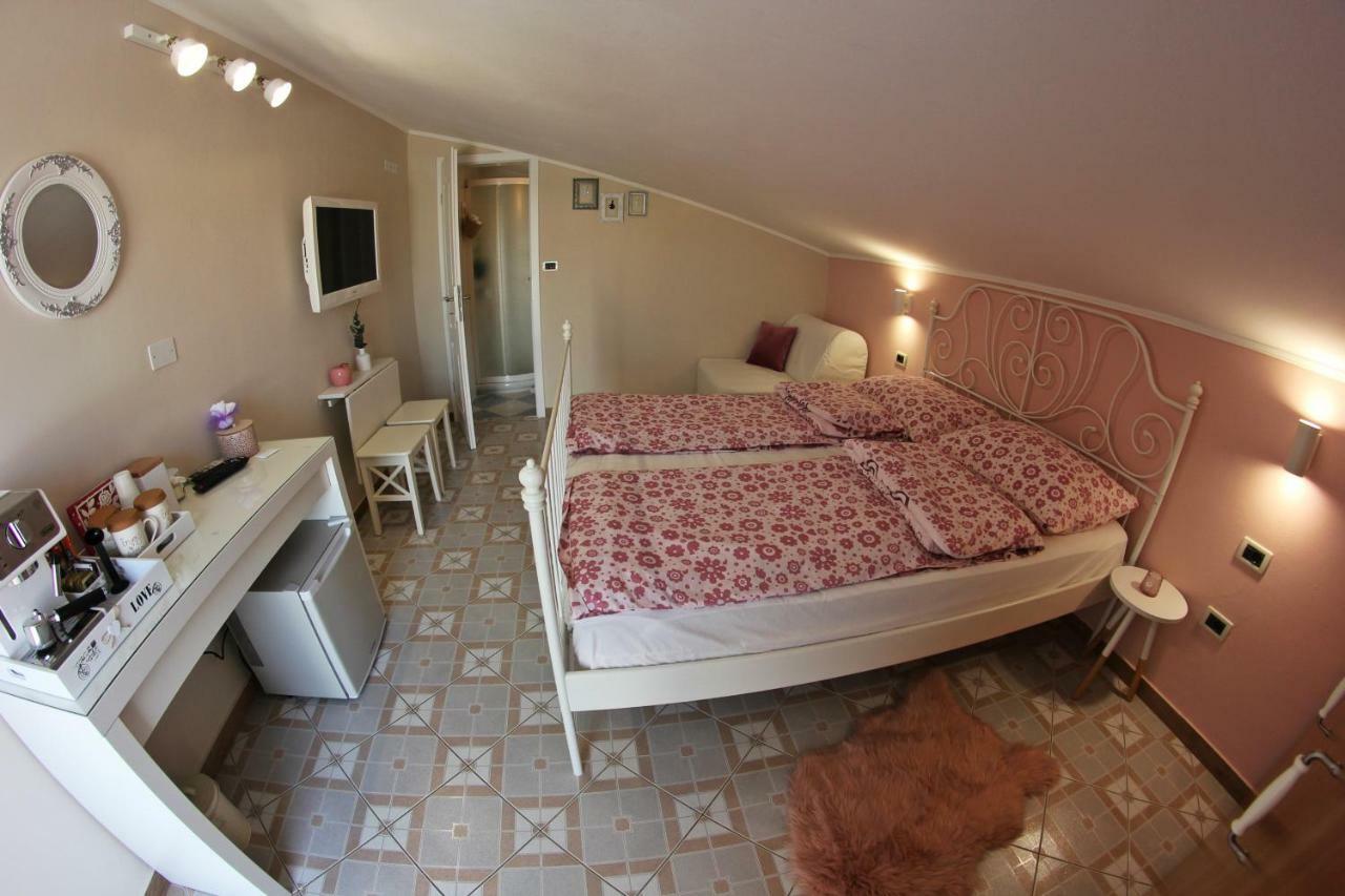 Room And Apartment Doris Ловречиця Екстер'єр фото