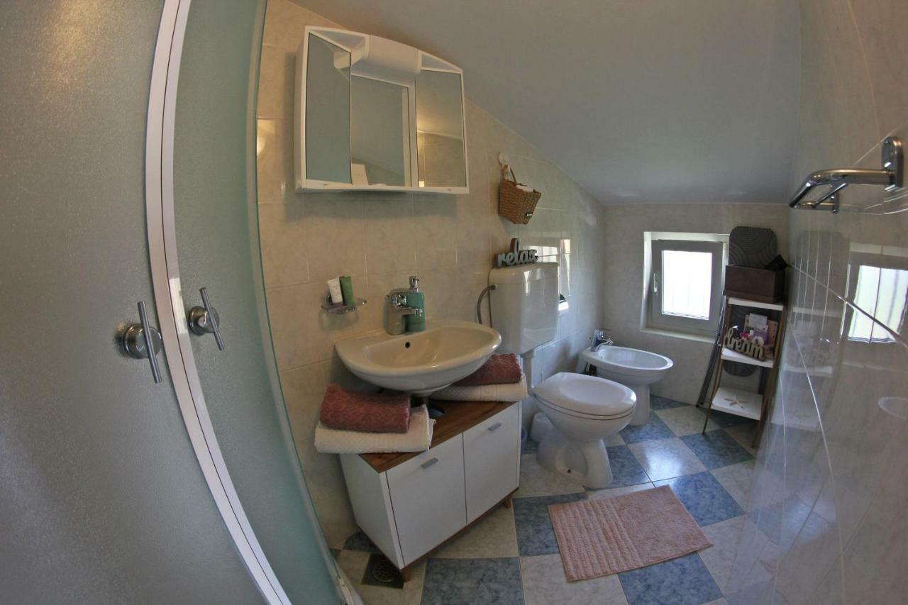 Room And Apartment Doris Ловречиця Екстер'єр фото