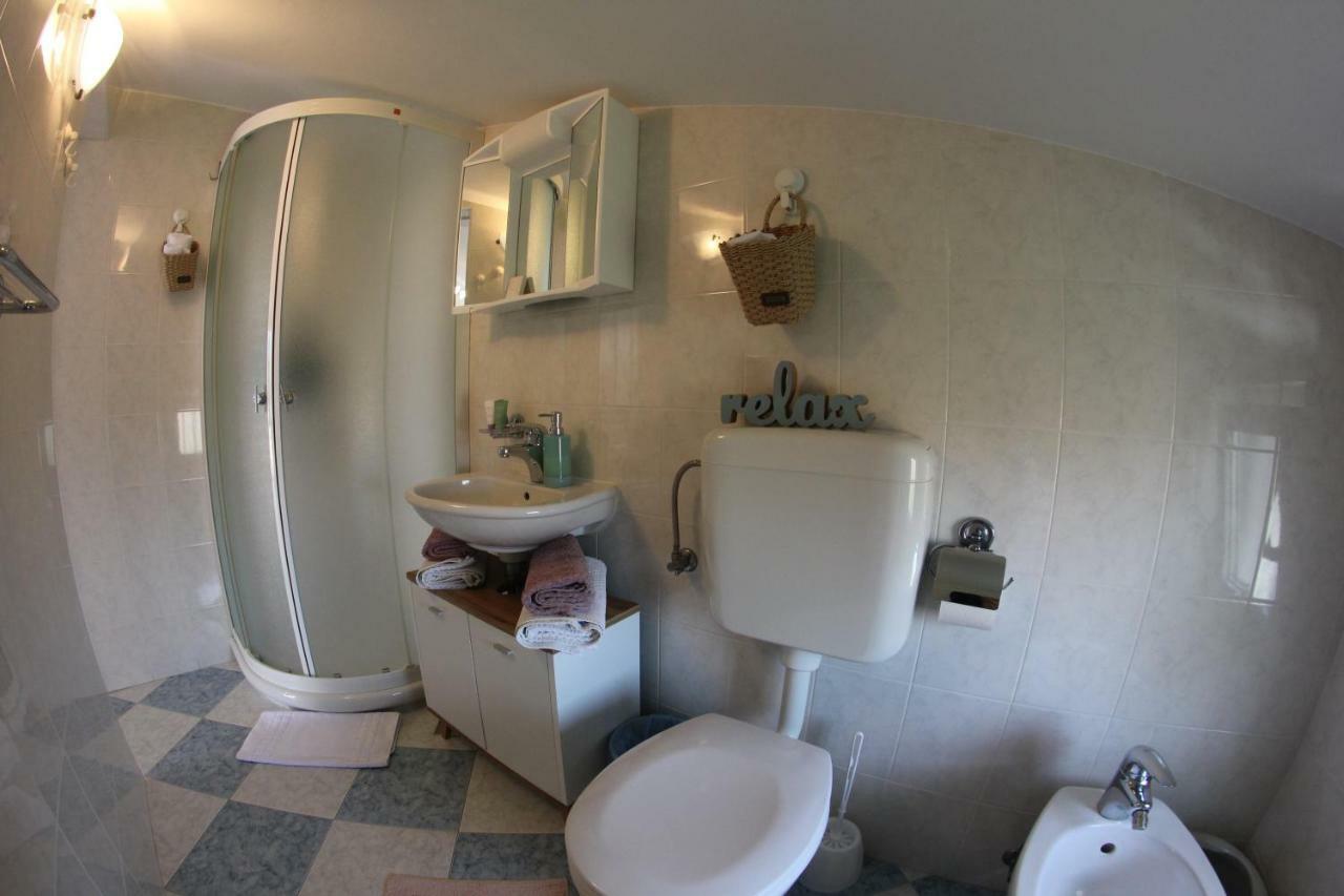 Room And Apartment Doris Ловречиця Екстер'єр фото
