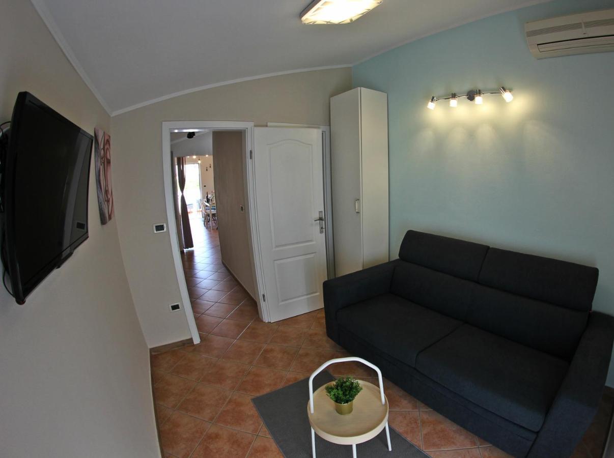 Room And Apartment Doris Ловречиця Екстер'єр фото