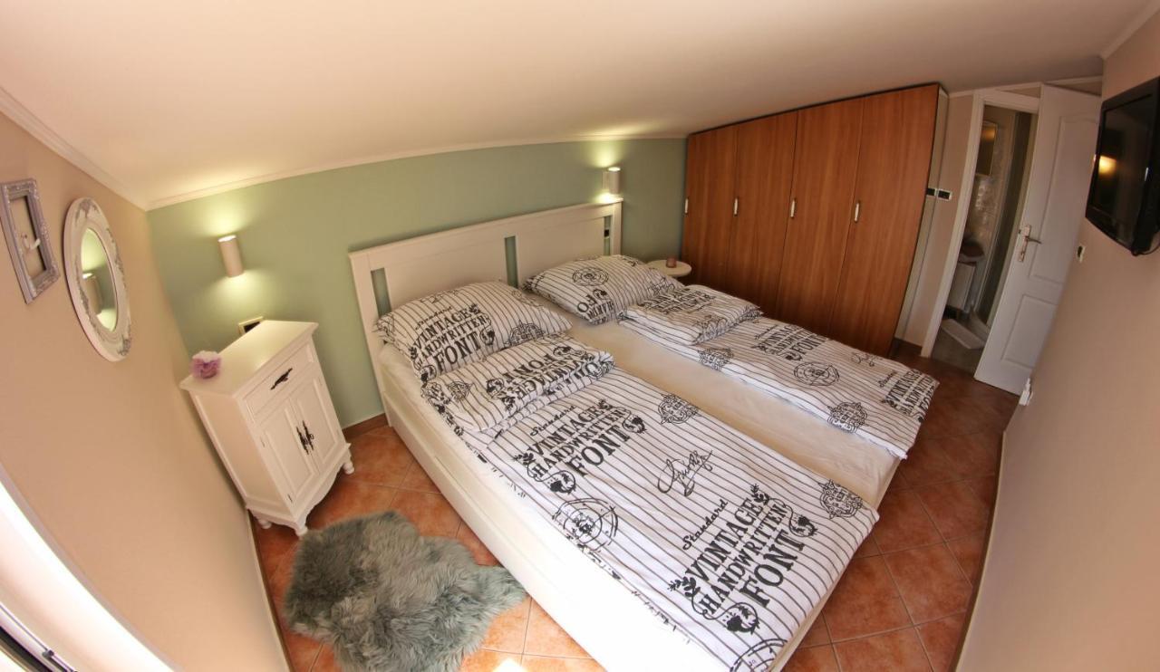 Room And Apartment Doris Ловречиця Екстер'єр фото
