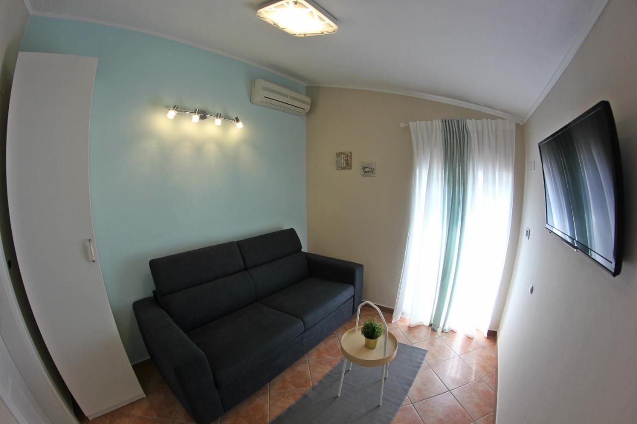 Room And Apartment Doris Ловречиця Екстер'єр фото