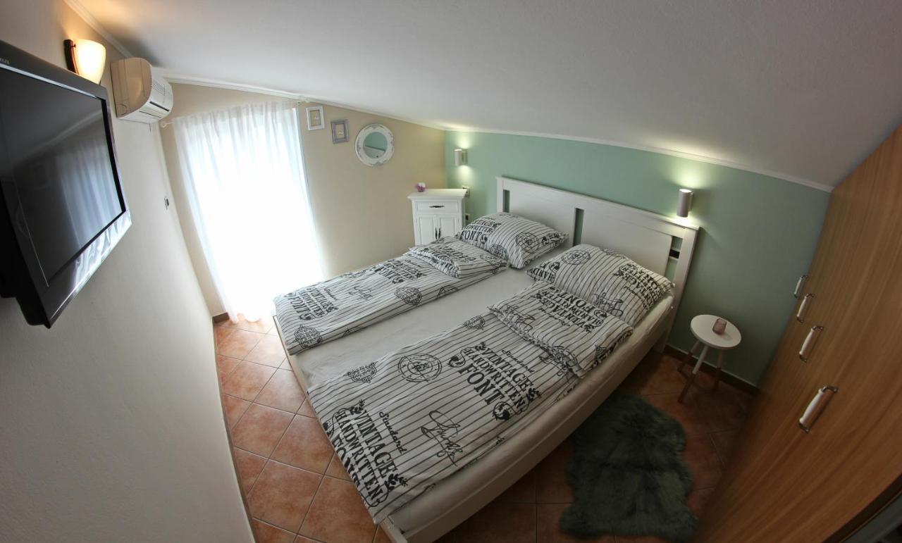 Room And Apartment Doris Ловречиця Екстер'єр фото