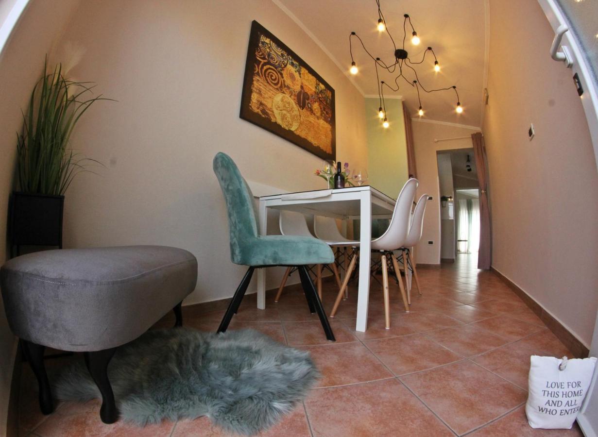 Room And Apartment Doris Ловречиця Екстер'єр фото